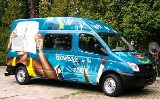 Endlich ist nach viel Mühen unser Bus auf Reisen